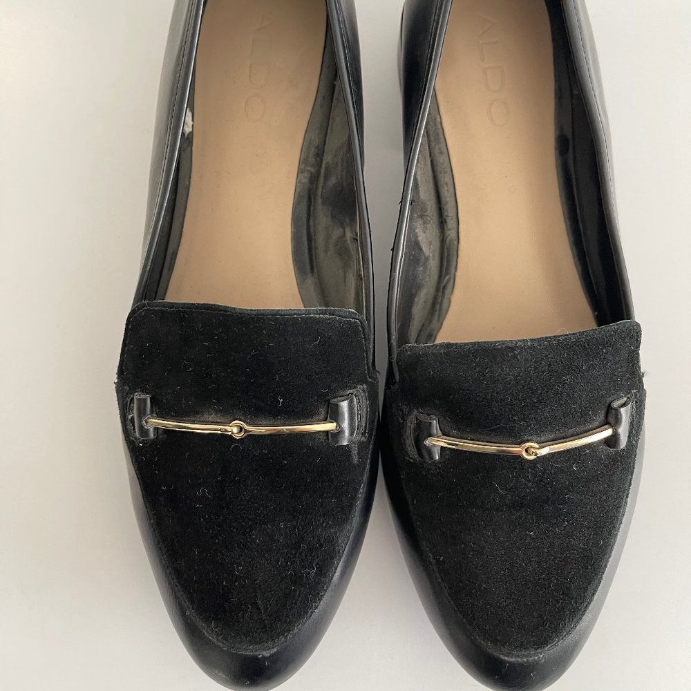 Aldo Black Classic Flat Loafers w/gold bar size 8